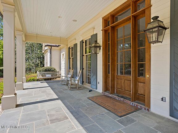5th image of 2526 Honeysuckle Ln