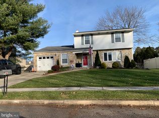 593 Sherrington Ln, Runnemede, NJ 08078