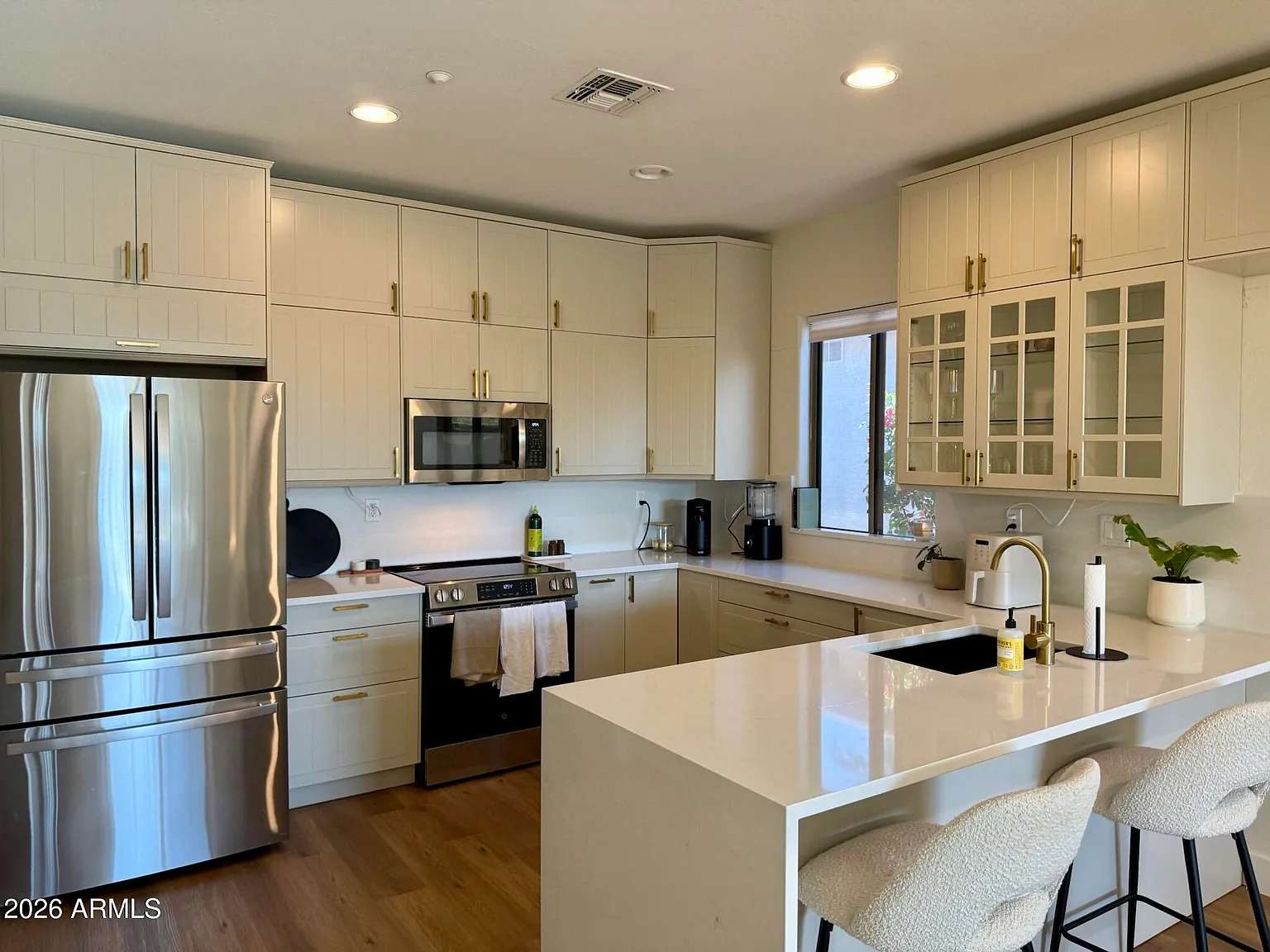 3 bed, 2.0 bath, 1454 sqft, $2,800 — Photo 4