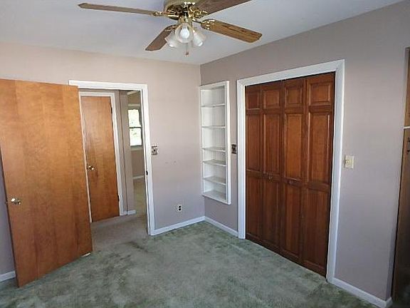 5th image of 520 Cricklewood St SW