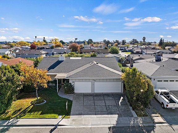 3rd image of 355 Rainier Court