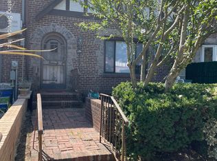 6744 Kessel St, Forest Hills, NY 11375