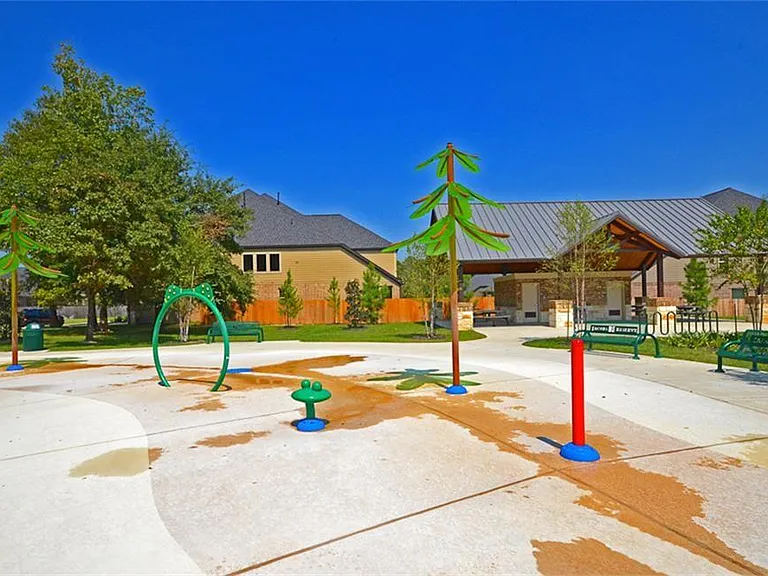 135 Deerfield Meadow Dr — Photo 42
