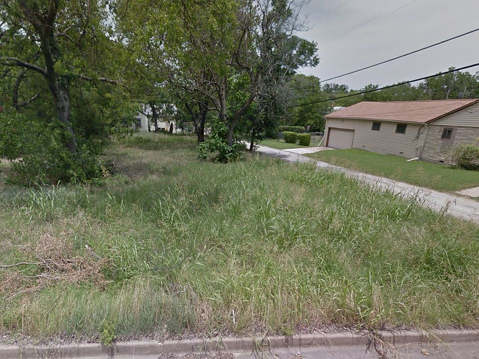 1st image of 625 E Davis Ave
