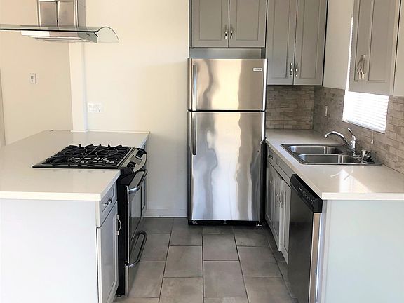 2nd image of 1040 N Sierra Bonita Ave APT 6