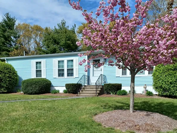 24 Oldfield Dr, Kingston, MA 02364