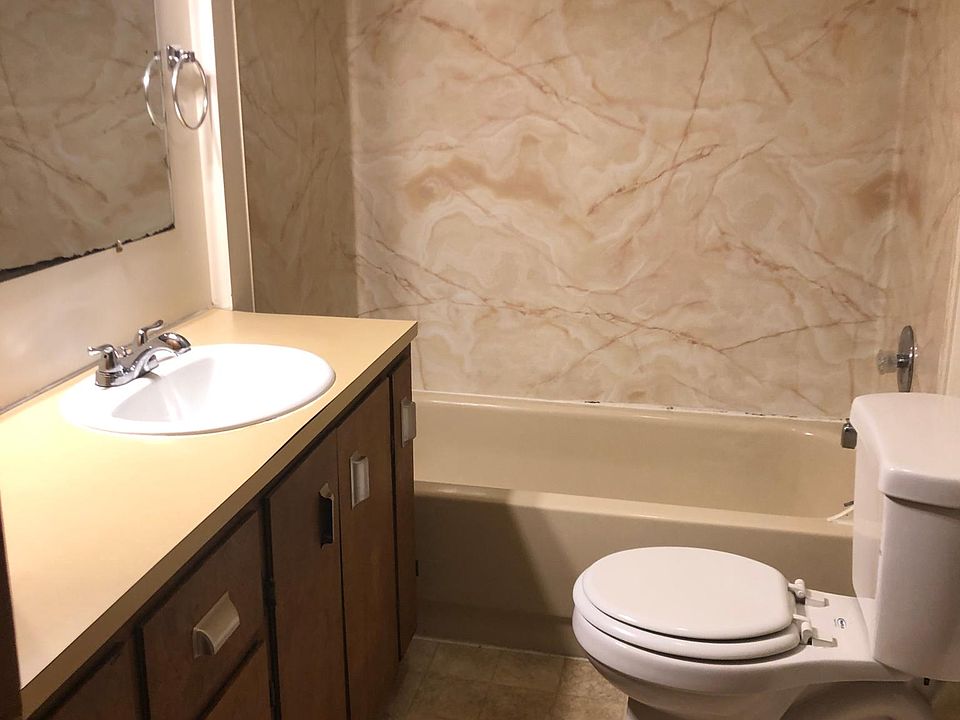 2nd image of 12047 35th Ave NE APT 4