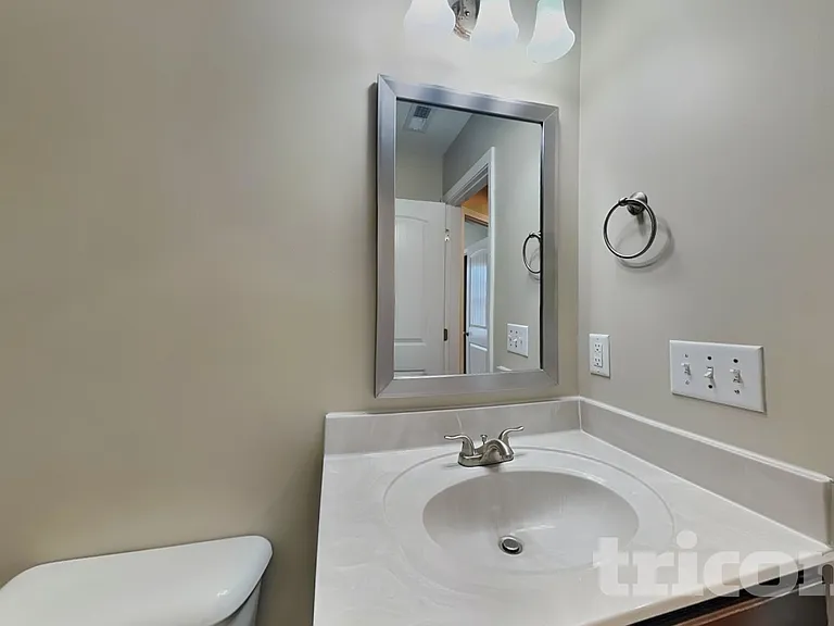 1063 Spicer Dr — Photo 16