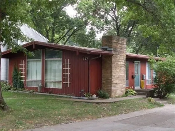 307 Union St, Pella, IA 50219