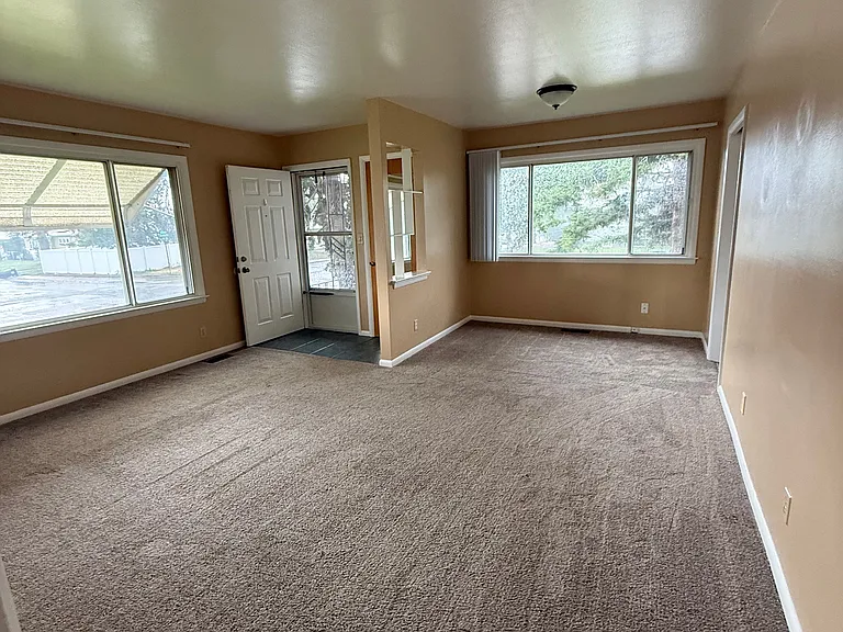 Living Room/Dining Room/Entryway