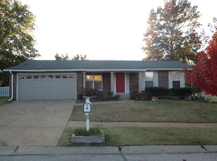 5663 Chalet Forest Ct, Saint Louis, MO 63129