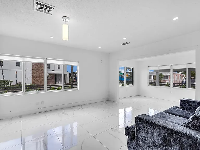 1772 NW 3rd St #D — Photo 17