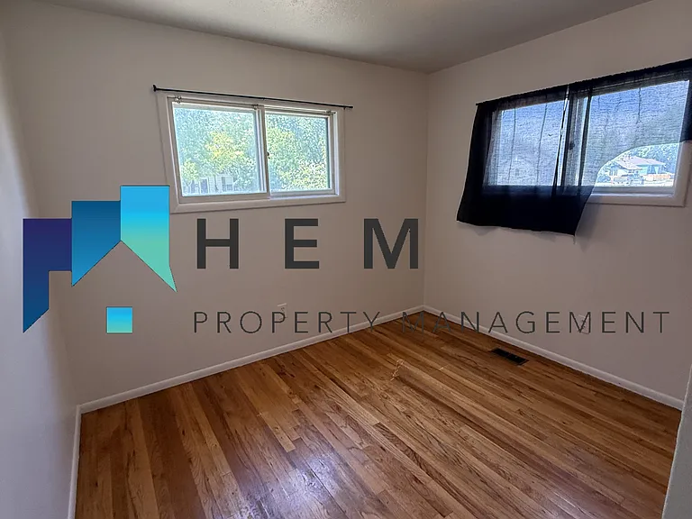 1480 Calkins Ave #1 — Photo 6