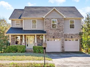 1016 Ishee Dr, Clarksville, TN 37042