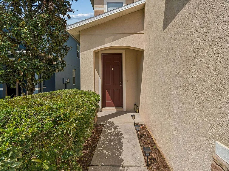 2401 Silvermoss Dr — Photo 4