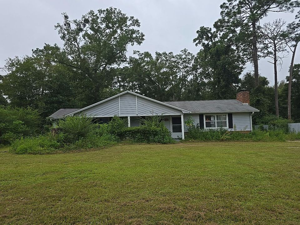 1st image of 121 Lantern Ln