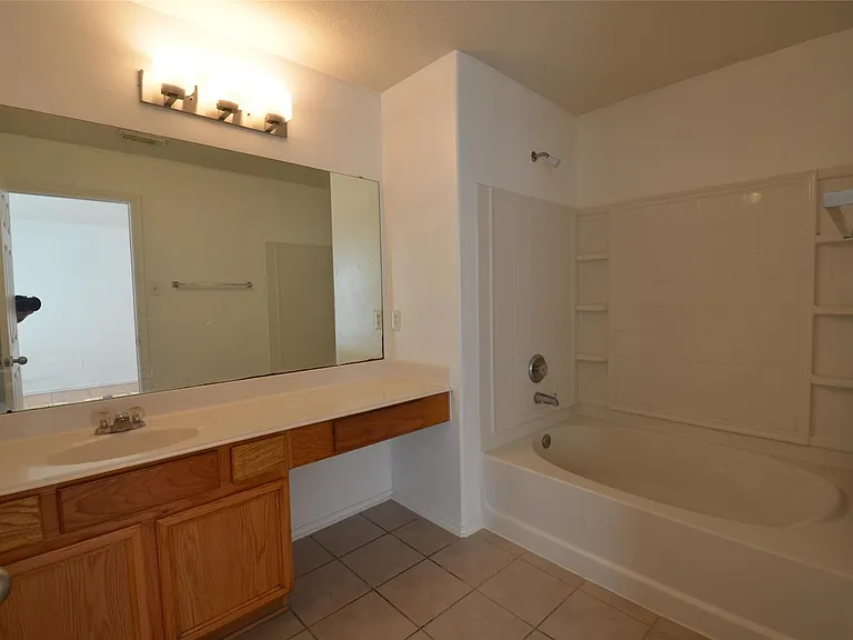 13007 Brentlawn Ct — Photo 9