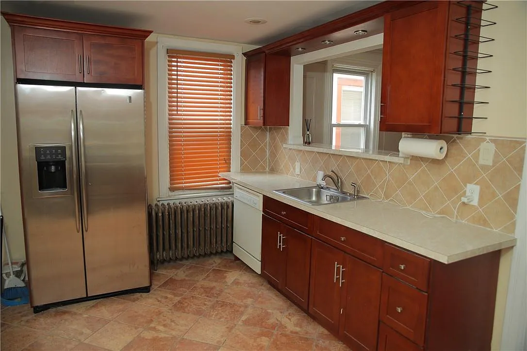 3 bed, 1293 sqft, $3,500 — Photo 1