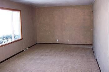 4th image of 308 Village Dr