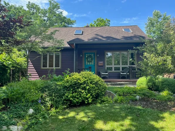 235 Sunset Rd, Ann Arbor, MI 48103