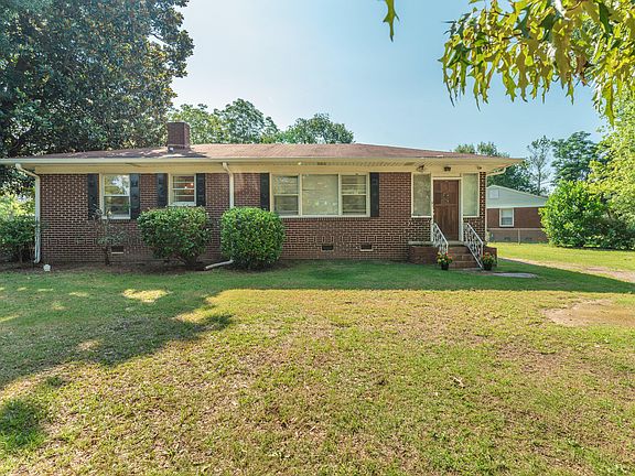 2nd image of 922 Monterey Dr