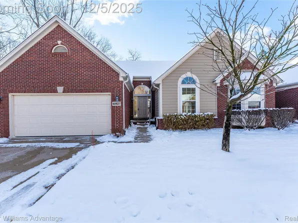 40827 Lenox Park Dr, Novi, MI 48377