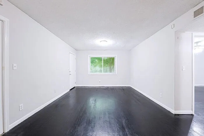 1635 Line Cir #3 — Photo 6
