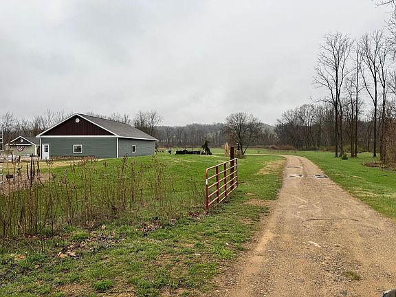 2nd image of 722 River Rd