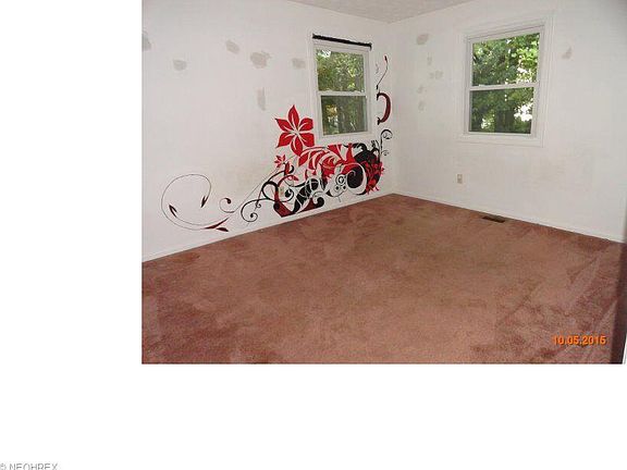 3rd image of 8148 Clover Ln