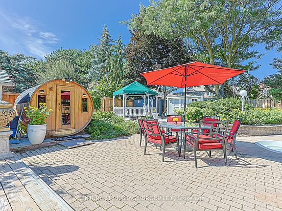 3rd image of 62 Greencroft Cres