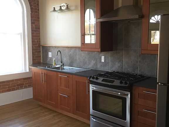 3rd image of 128 W Washington St #6