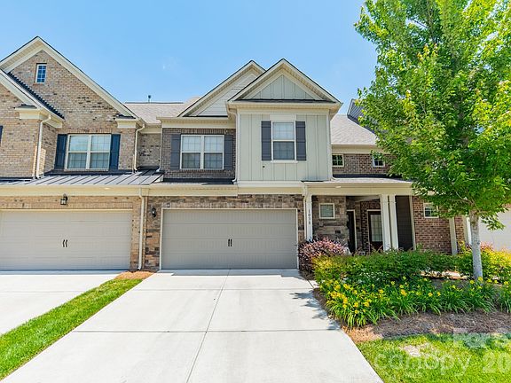 3rd image of 1038 Crest Oak Ln