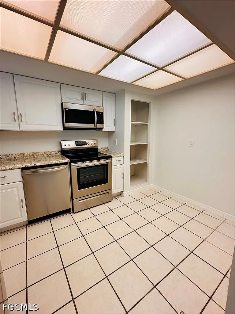 2 bed, 2.0 bath, 1049 sqft, $1,300 — Photo 3