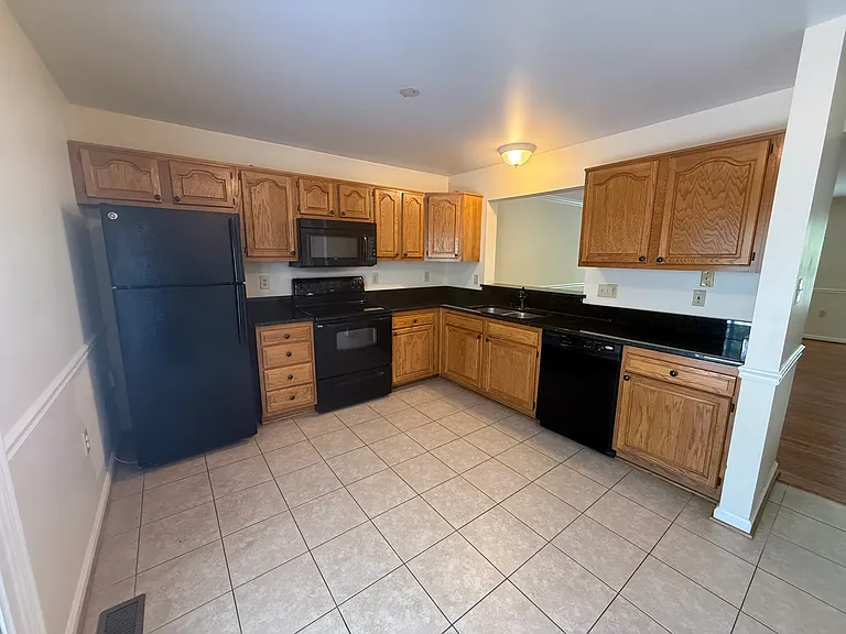 107 Ridge Ct — Photo 2