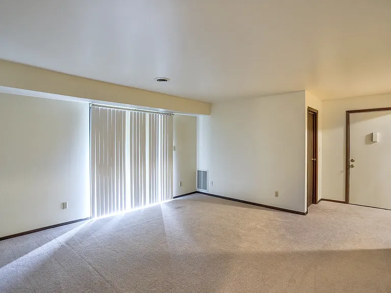 Aspen Pines Apartments — Photo 7