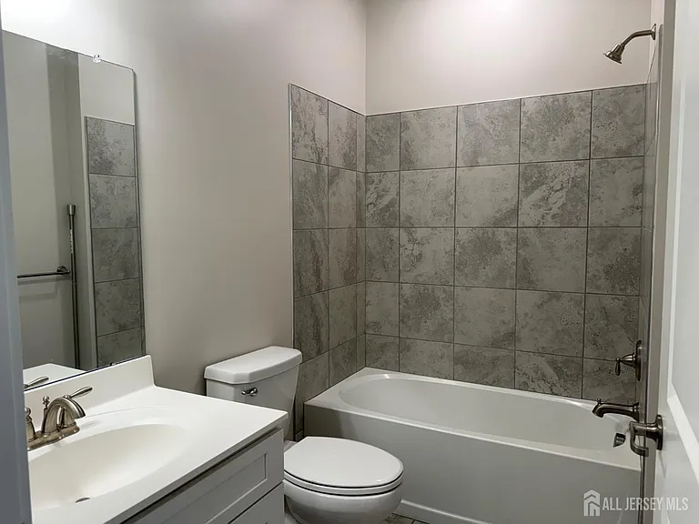 816 Stiller Ln #816 — Photo 17