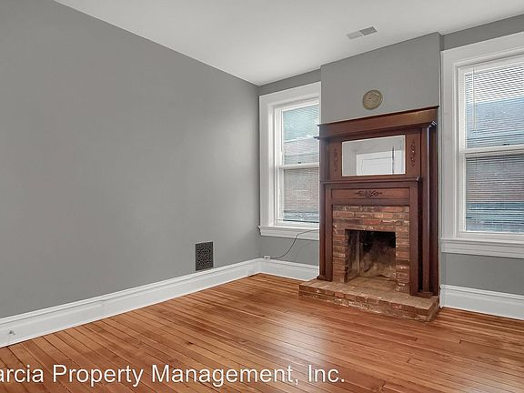 4th image of 2927A Magnolia Ave