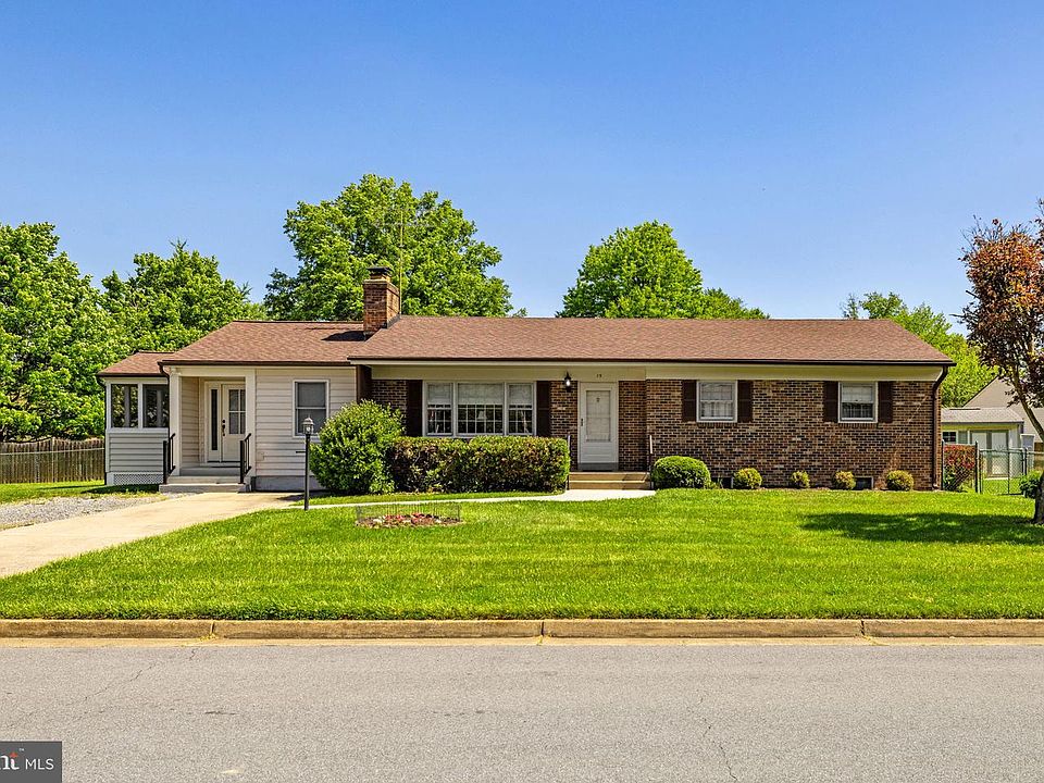 1st image of 15 Hamilton Terrace Dr