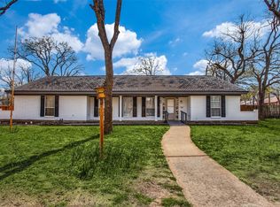 211 Shelmar Dr, Euless, TX 76039
