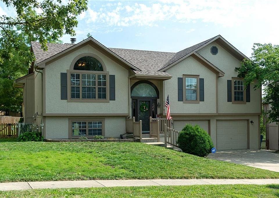 1st image of 809 Black Oak Dr