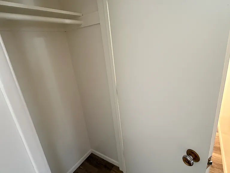 300 W Willetta St #15 — Photo 8