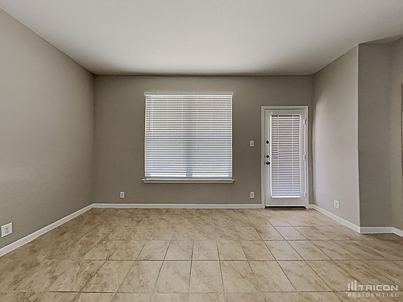 3rd image of 469 Centinela St
