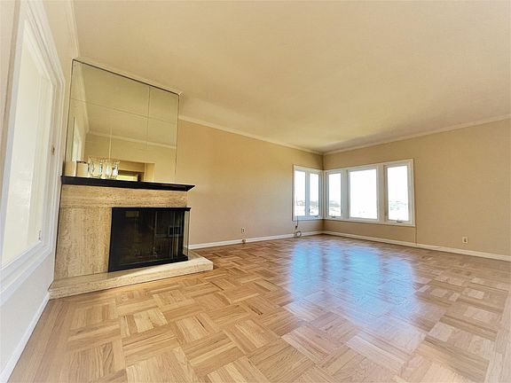 5th image of 17 Lupine Ave #17