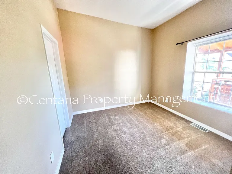 838 W Park St — Photo 17