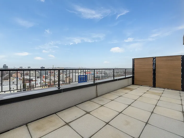 584 4th Ave #800 — Photo 7