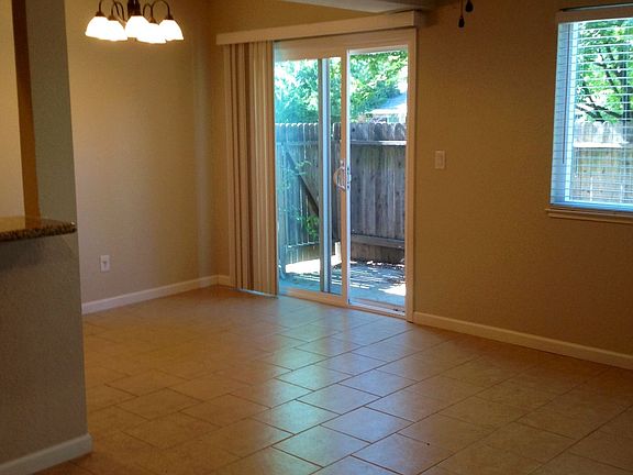 Living/dining 