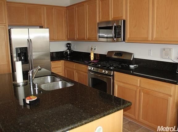 2nd image of 1605 Courtyard Dr