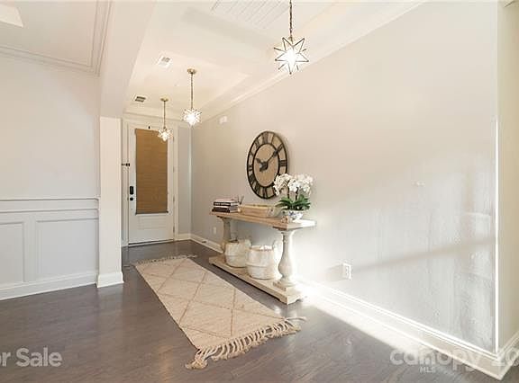 4th image of 7232 Avoncliff Dr