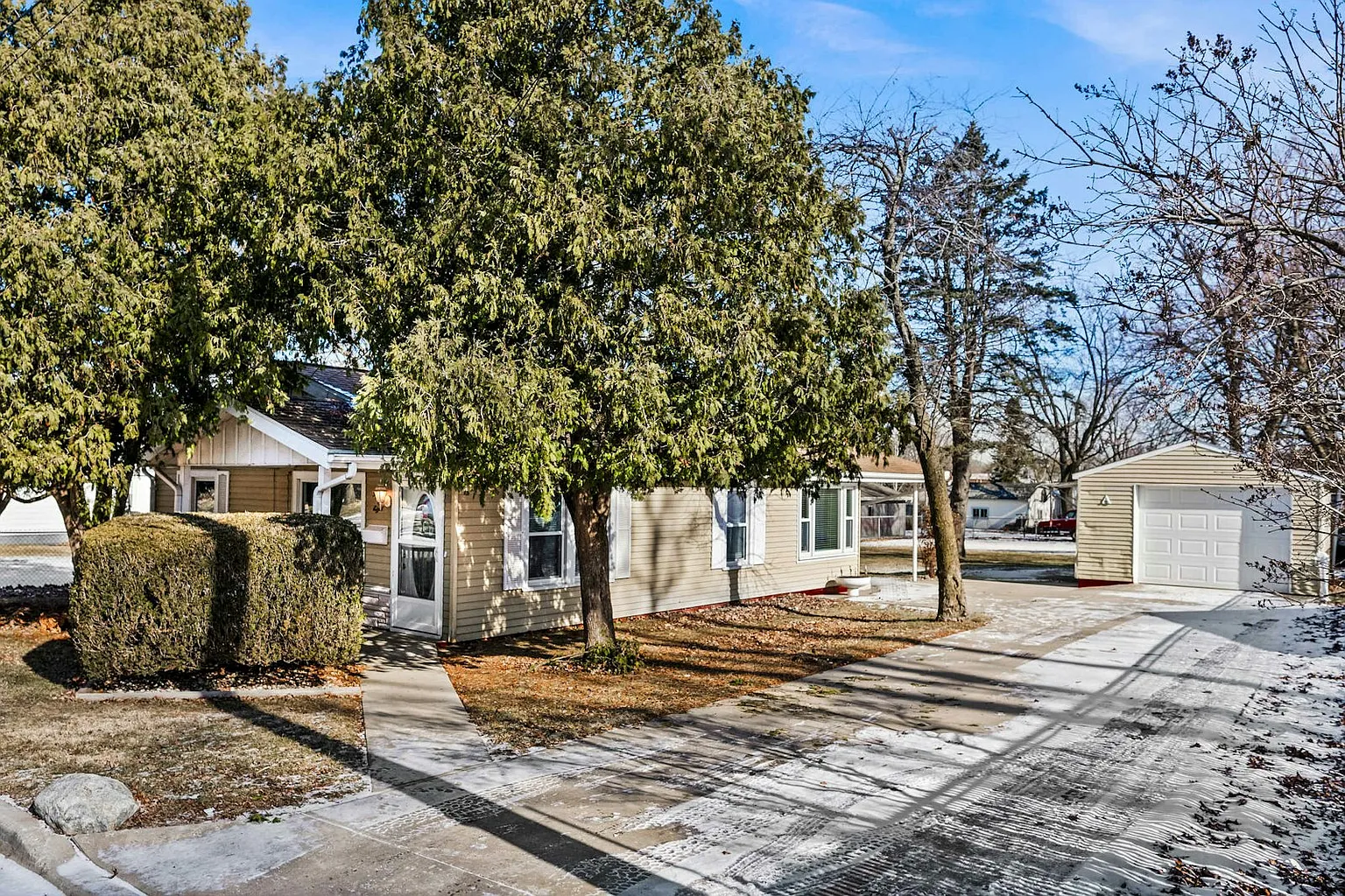 1508 Wilson St photo 1