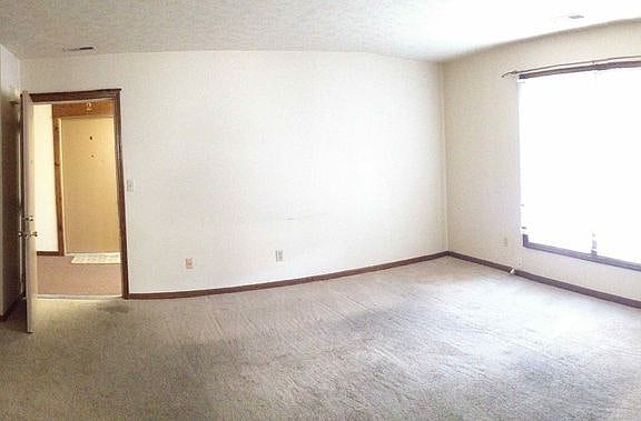 3rd image of 9 Marlou Dr APT 1